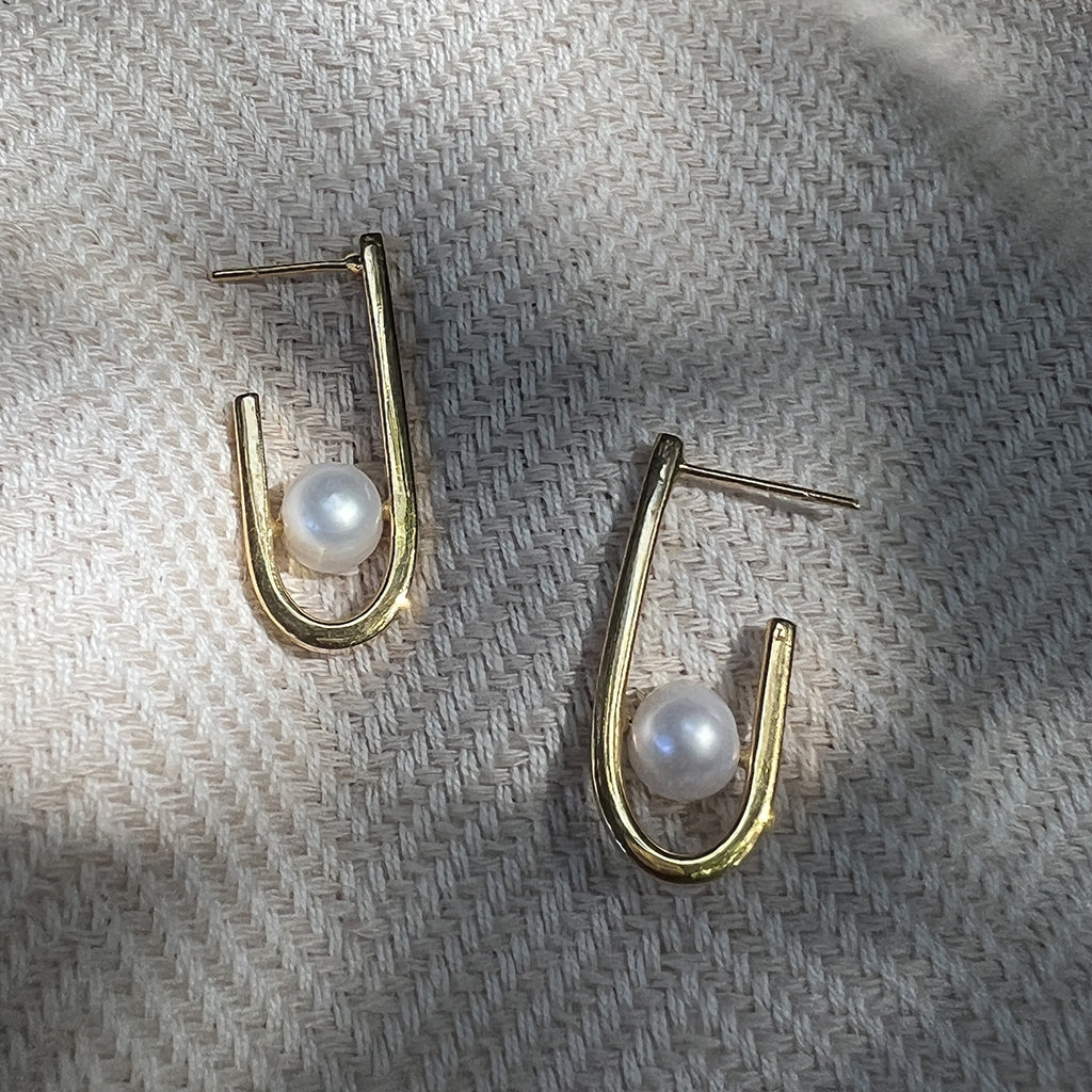 J Hoop Freshwater Pearl